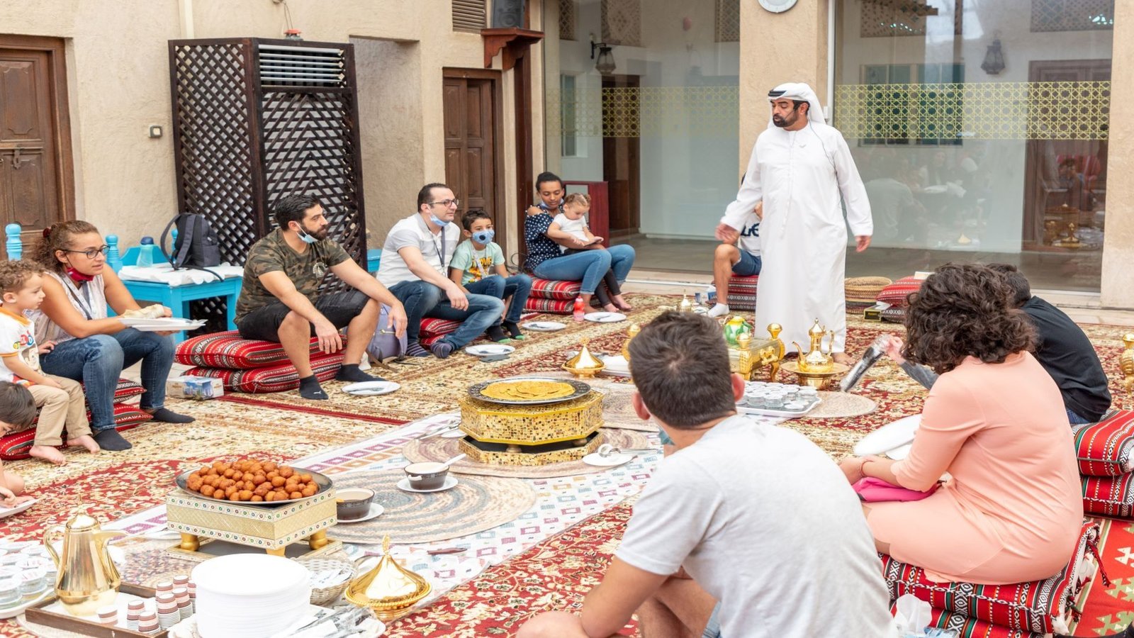 Image for Emirati Hospitality: A Warm Welcome